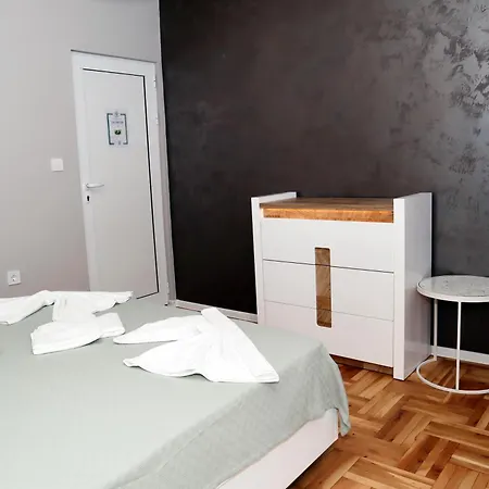 Apartments Near To Burgas Free University * 布尔加斯