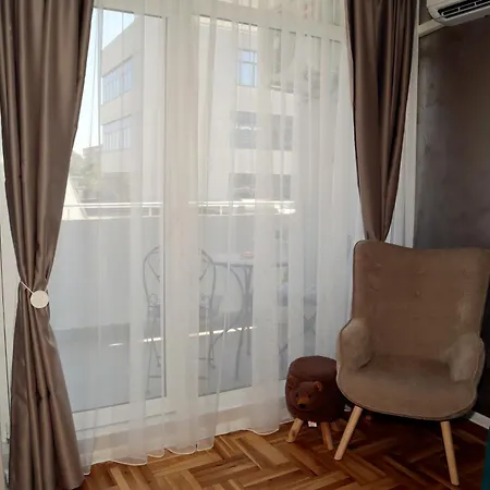 Apartments Near To Burgas Free University 公寓