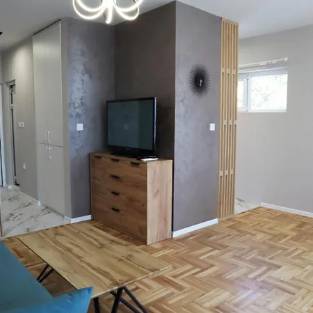 Apartment Near To Free *
