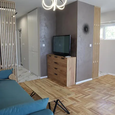 Apartment Near To Free *