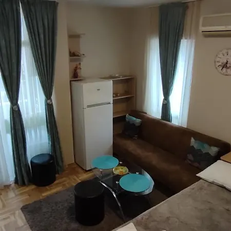 Apartments Near To Burgas Free University 公寓 *