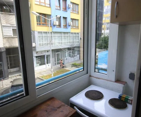 アパート Near To Free